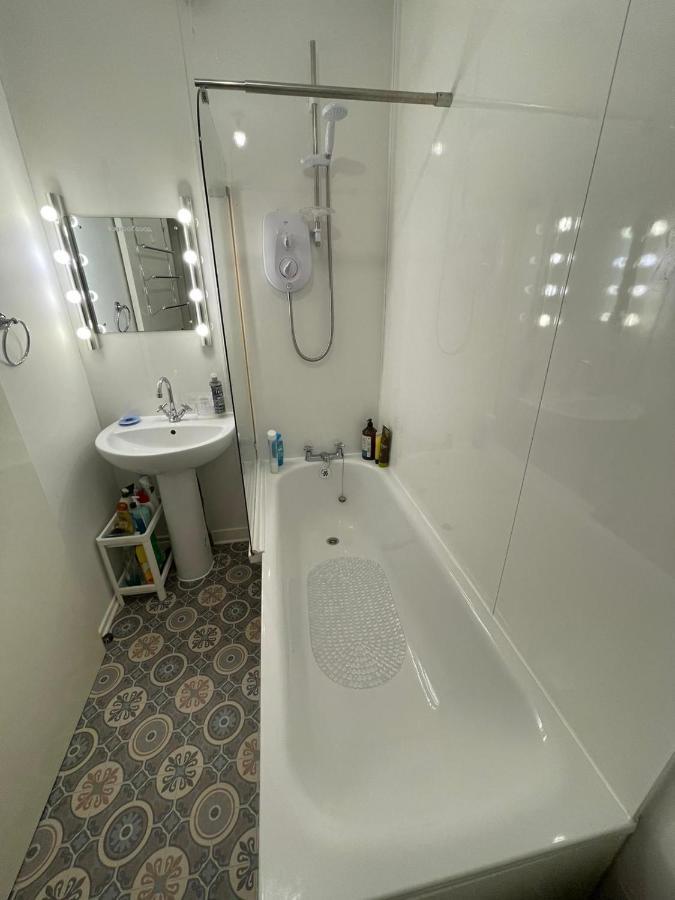 One Bedroom Websters Land Flat - Grassmarket Эдинбург Экстерьер фото